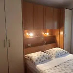Nansi Nečujam