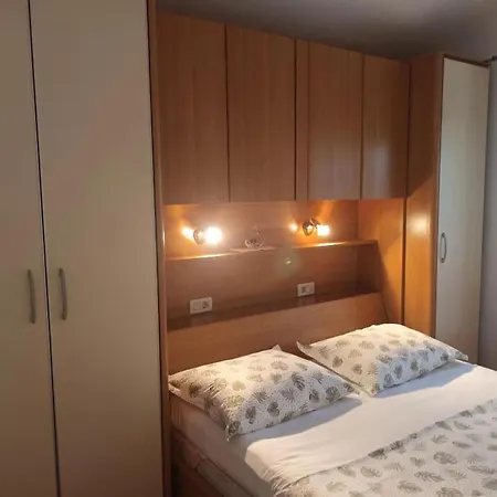 Nansi Necujam