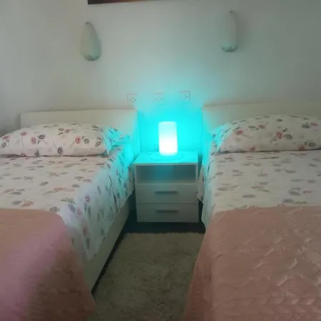 Nansi * Nečujam